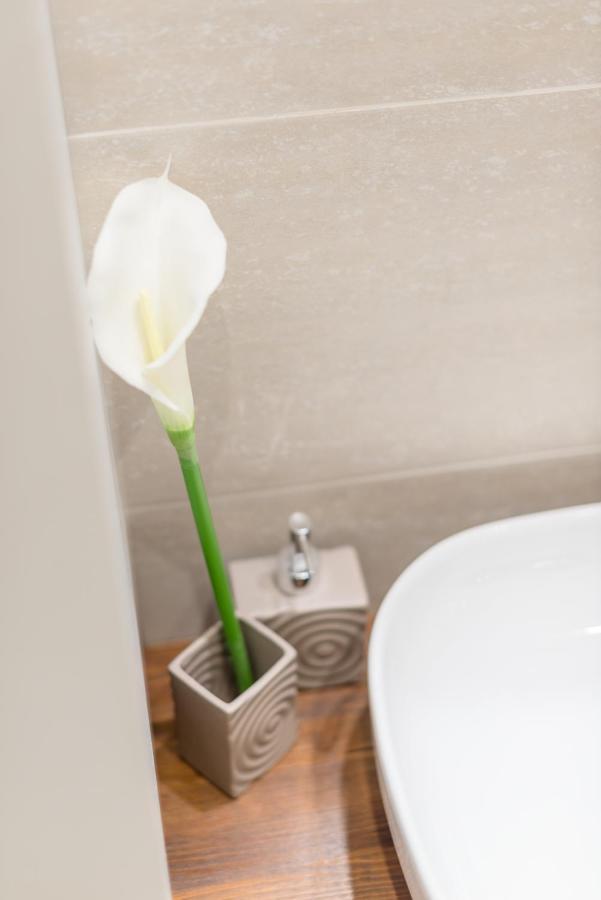 Downtown Heart 3 Bdr, 2 Bath, A/C Apartment บูดาเปสต์ ภายนอก รูปภาพ