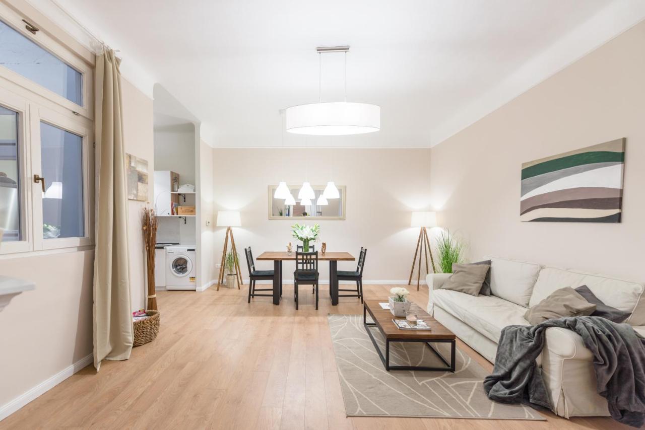 Downtown Heart 3 Bdr, 2 Bath, A/C Apartment บูดาเปสต์ ภายนอก รูปภาพ